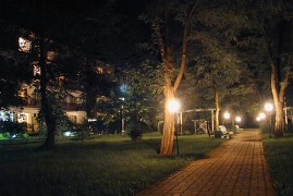 Ciechocinek S.U. Chemik - Park nocą